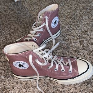 High top Converse mauve colored barely used/ new